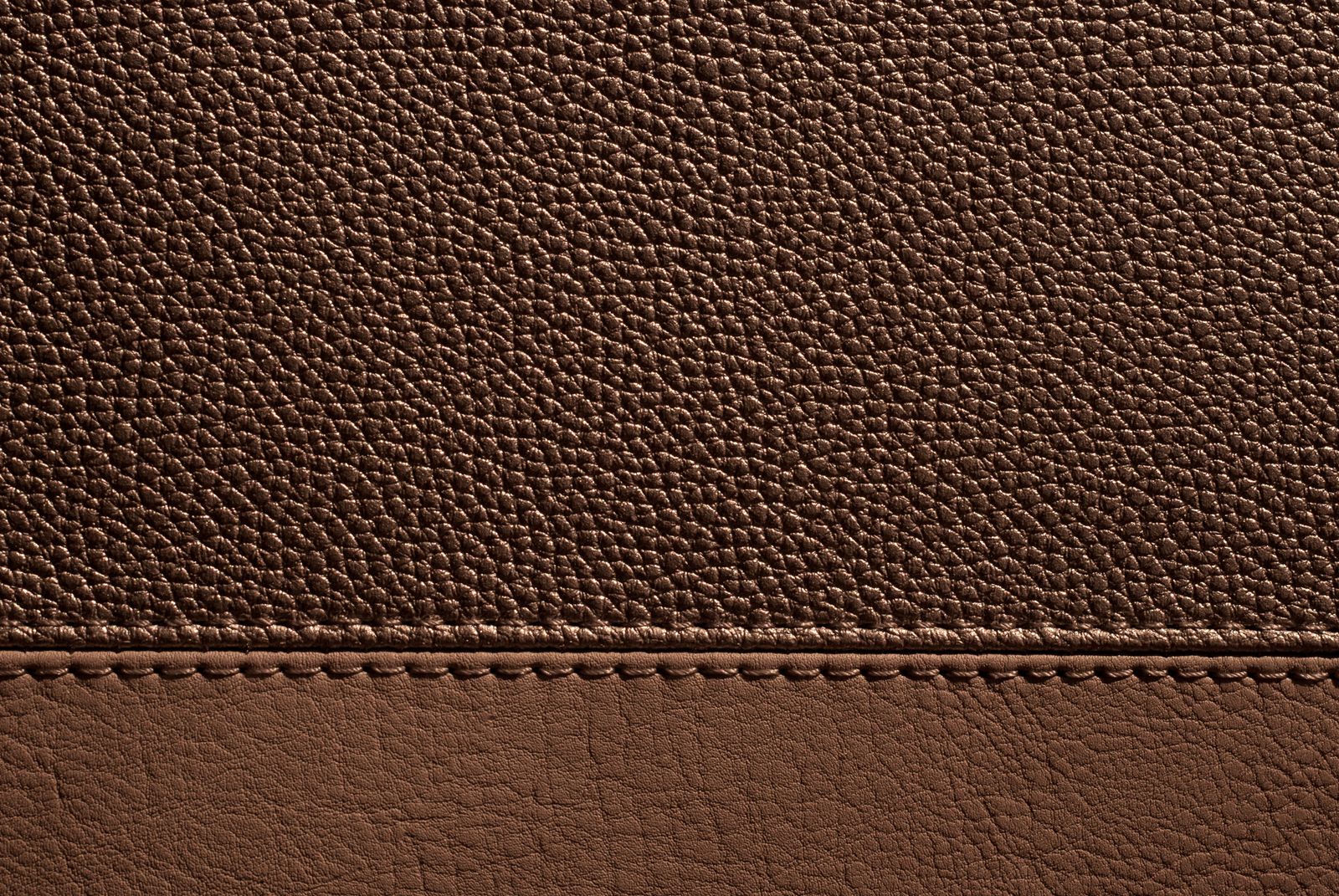 Leather dan Suede dalam Parfum: Memahami Aroma yang Menyerupai Kulit
